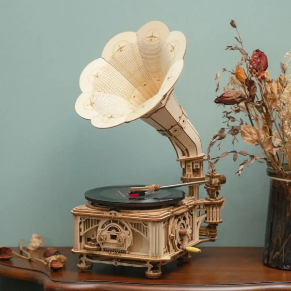 Wooden Model Classic Gramophone - Image 6